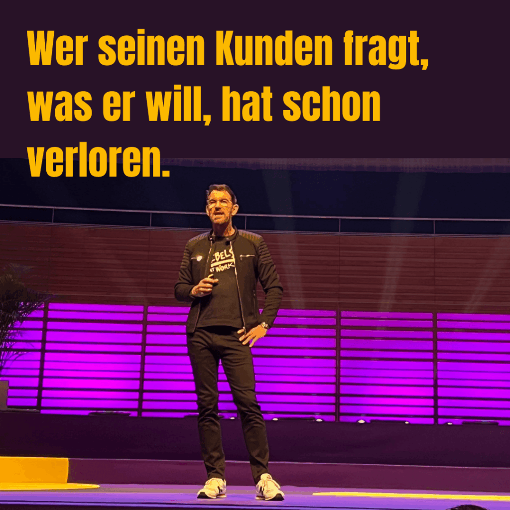 Peter Kreuz beim Vortrag: Wer seine Kunden fragt, was er will, hat schon verloren